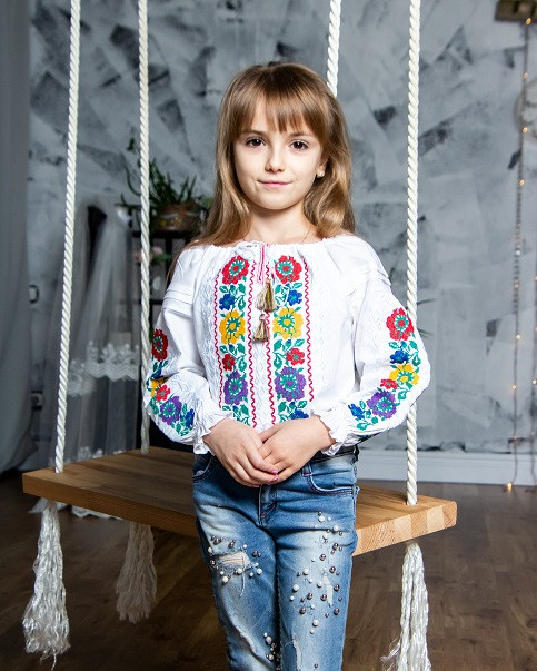 

Вишиванка для дівчинки Галичанка Галинка бязь біла довгий рукав 110