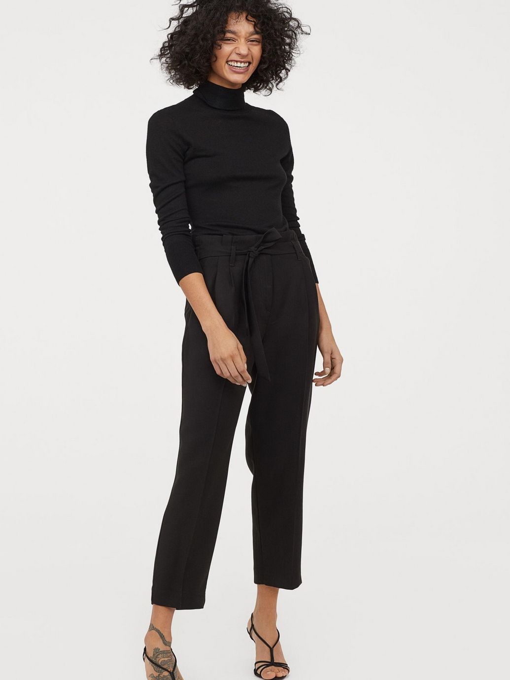 

Брюки H&M 05-0705732-9  Черные (СА2000001618318, Брюки H&M 05-0705732-9 38 Черные (СА2000001618318)