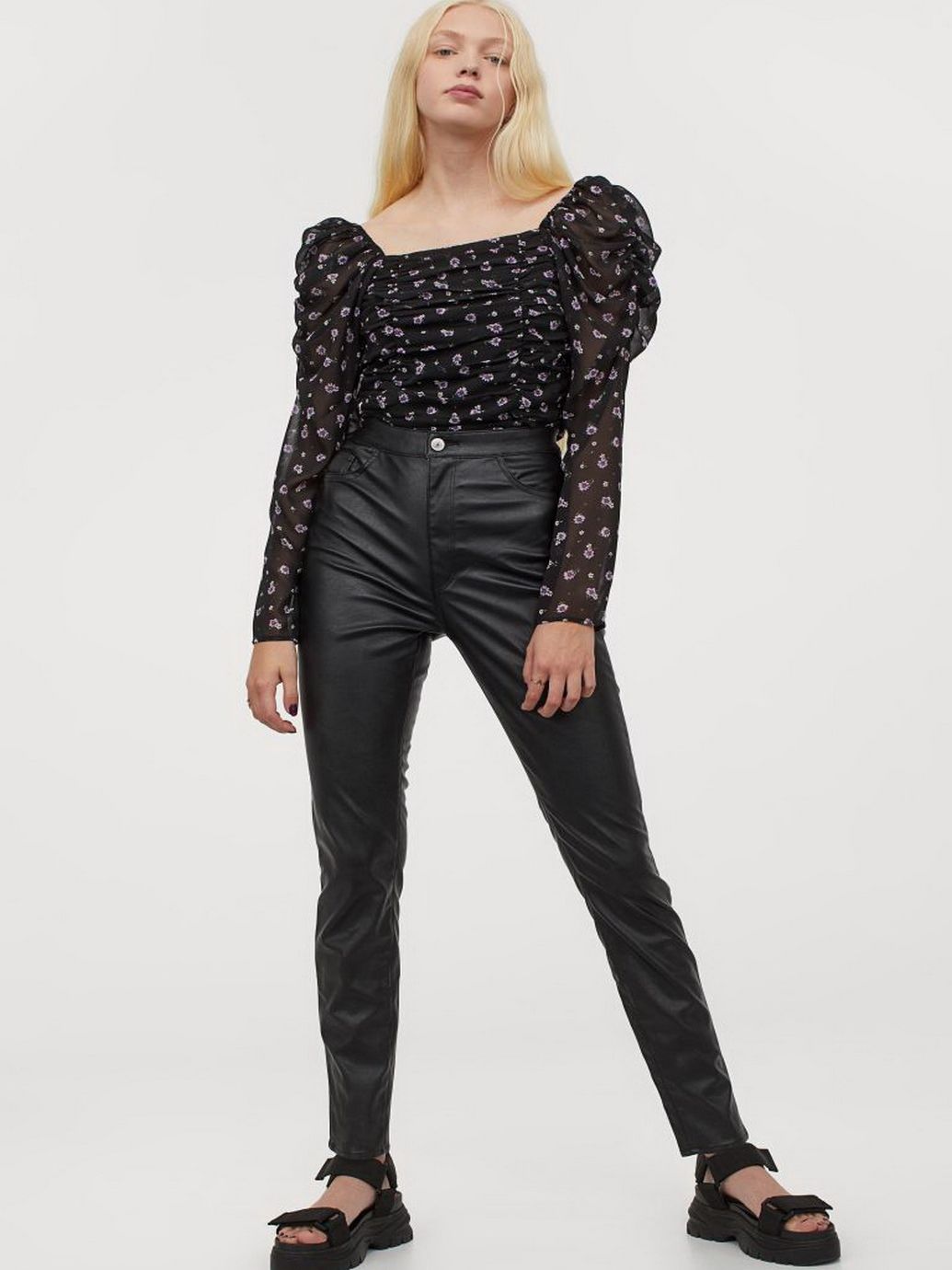 

Брюки из искусственные кожи H&M Divided 0824185-0 36 Черные (СА2000001661741)