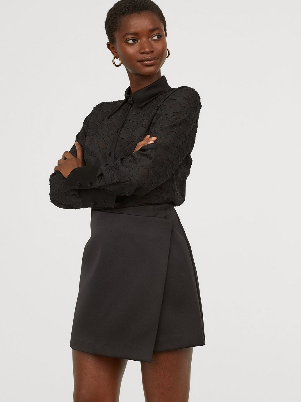 

Юбка H&M Gold 0671232-8  Черная (СА2000001621684, Юбка H&M Gold 0671232-8 44 Черная (СА2000001621684)