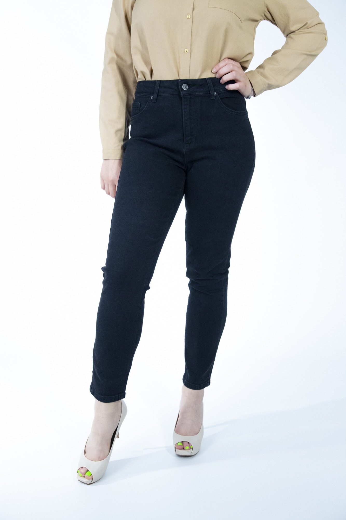 

Черные джинсы МОМ с высокой талией 29р. JEANSclub 2137-675-29
