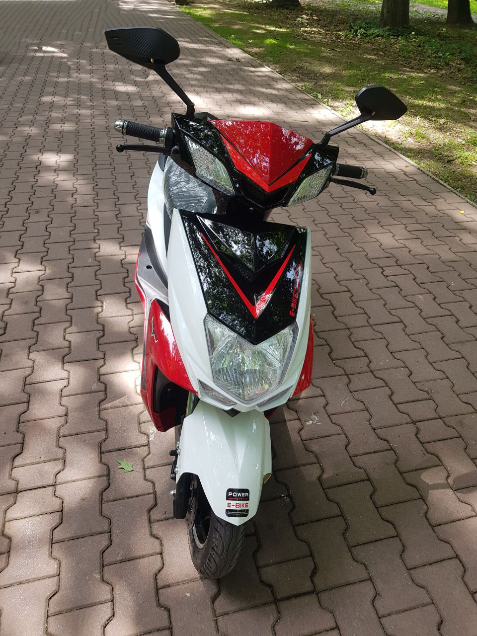 

Електроскутер Hanza Power Sport White-red