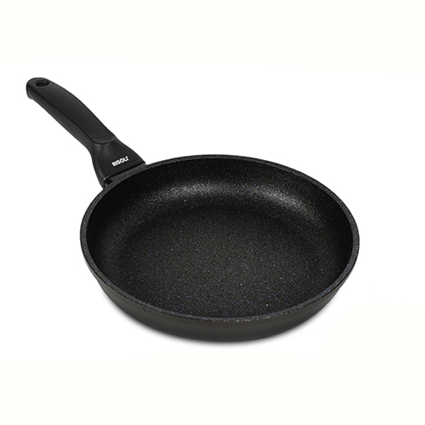 

Сковородка BLACKplus бакелитовая ручка RISOLI диам.20 см 00103BP/20PN