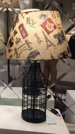 

Настольная лампа с принтованным цветным абажуром и основанием в виде бутылки (ZD020TBL) (SL00577)