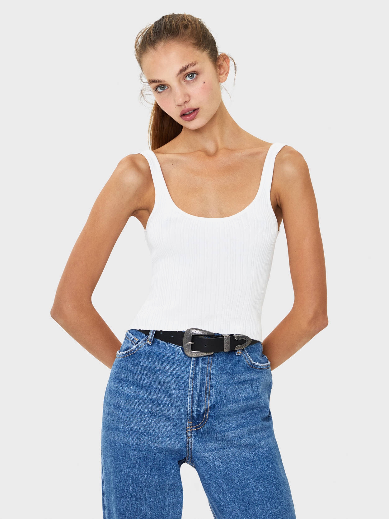 

Топ Bershka 08759546250 M Белый