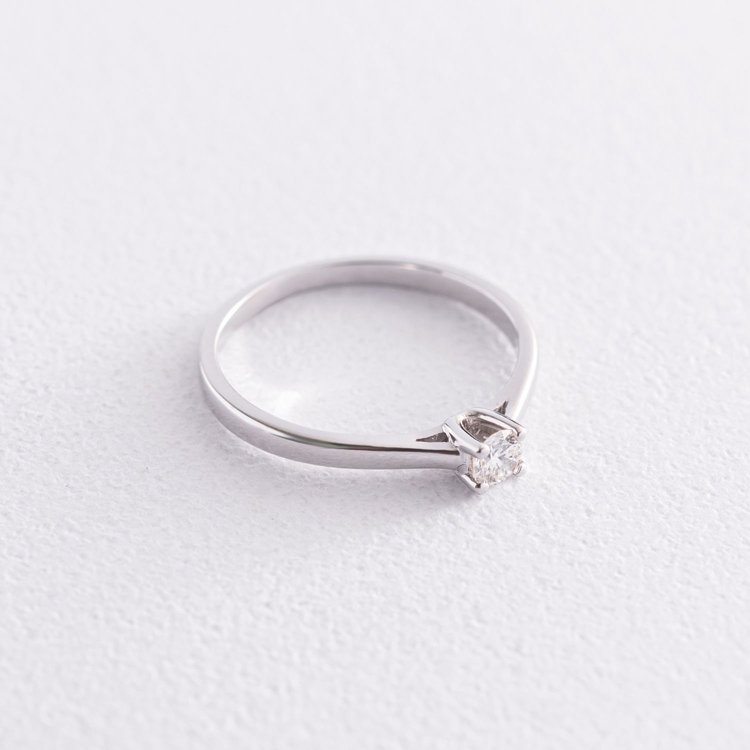 

Золотое помолвочное кольцо с бриллиантом кб0358y Оникс 17