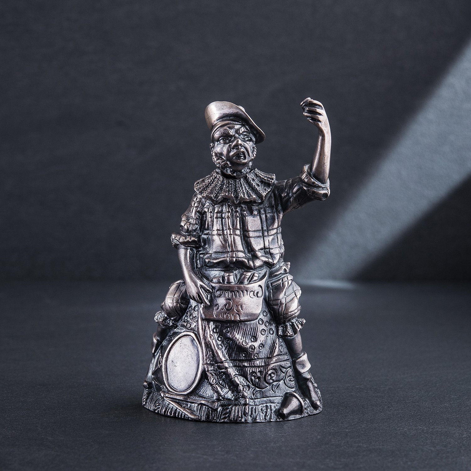 

Серебряный колокол ручной работы "Голос мужчины" сер00009 Оникс