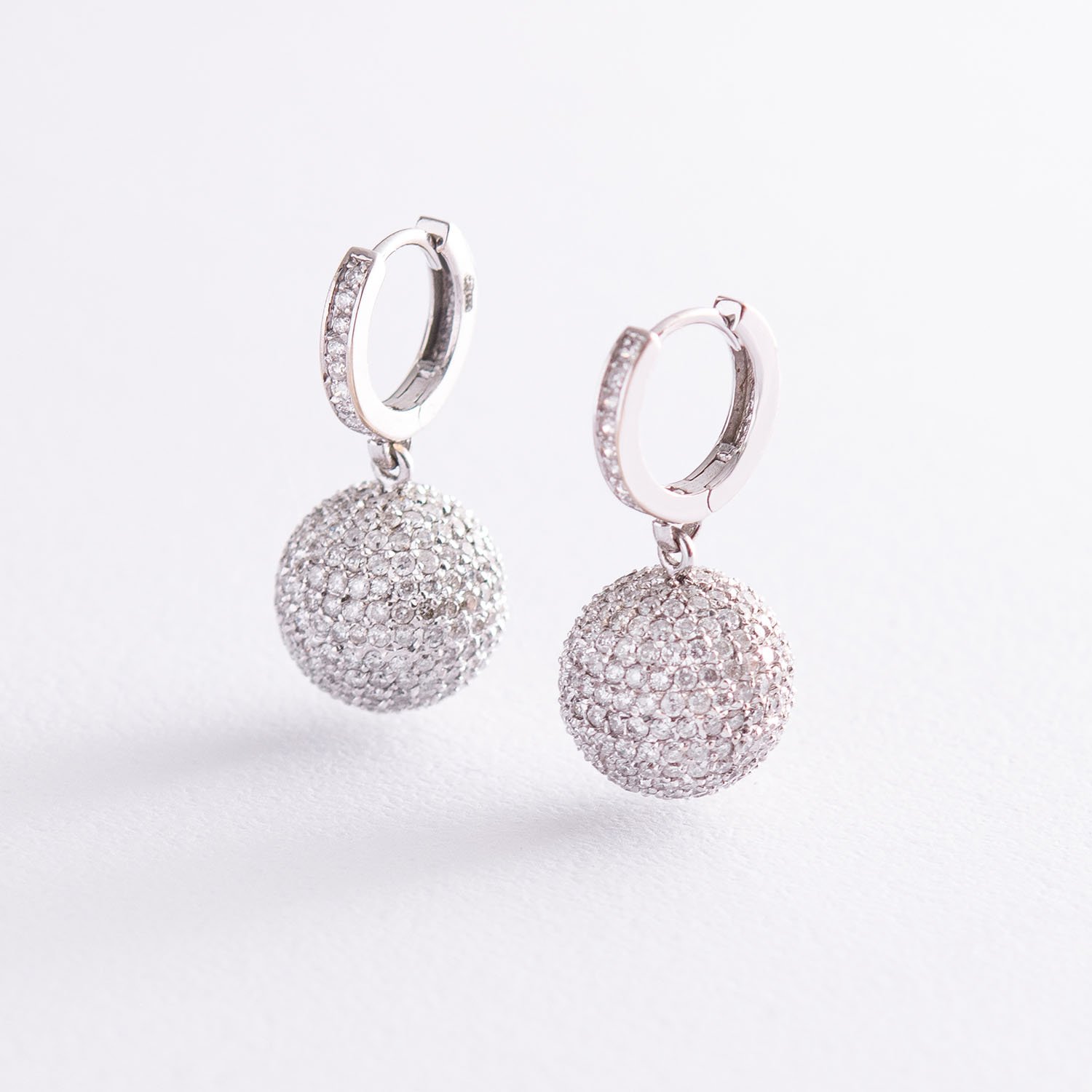 

Золотые серьги "Шарики" (бриллианты) сх950 Оникс