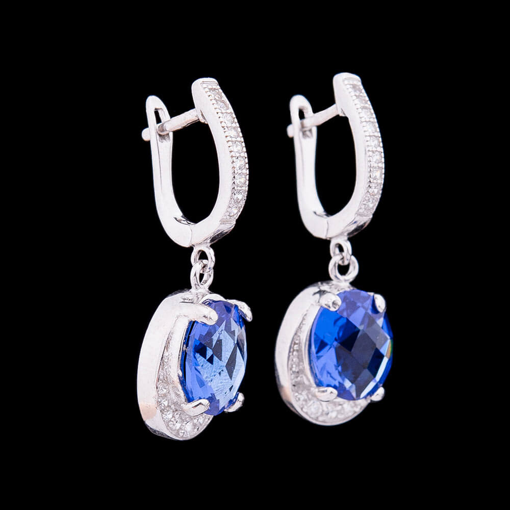 

Серебряные серьги с фианитами с5 Оникс