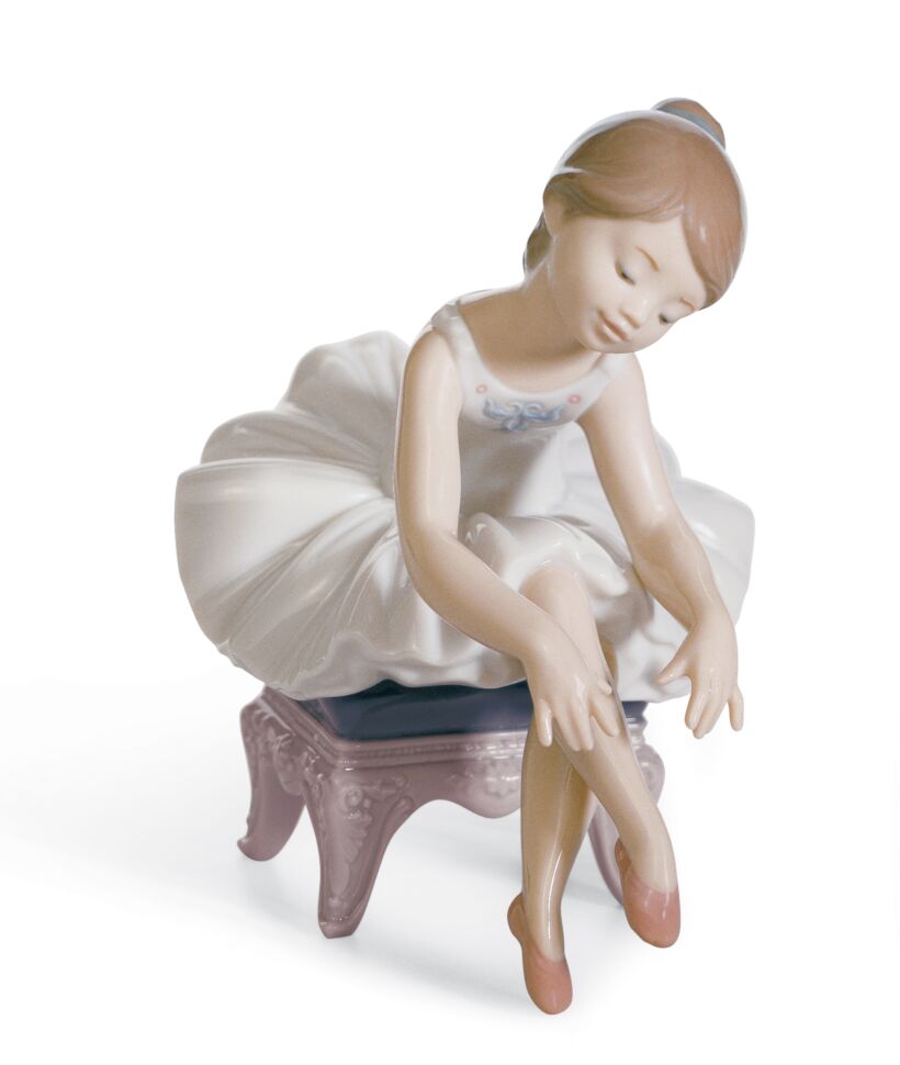 

Статуэтка Маленькая балерина Lladro 01008125