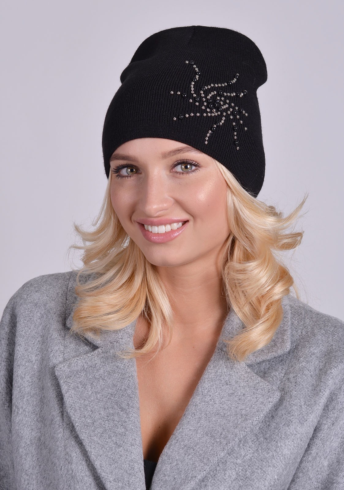 

Вязаная шапка Retto 55-60 р. Паук черный