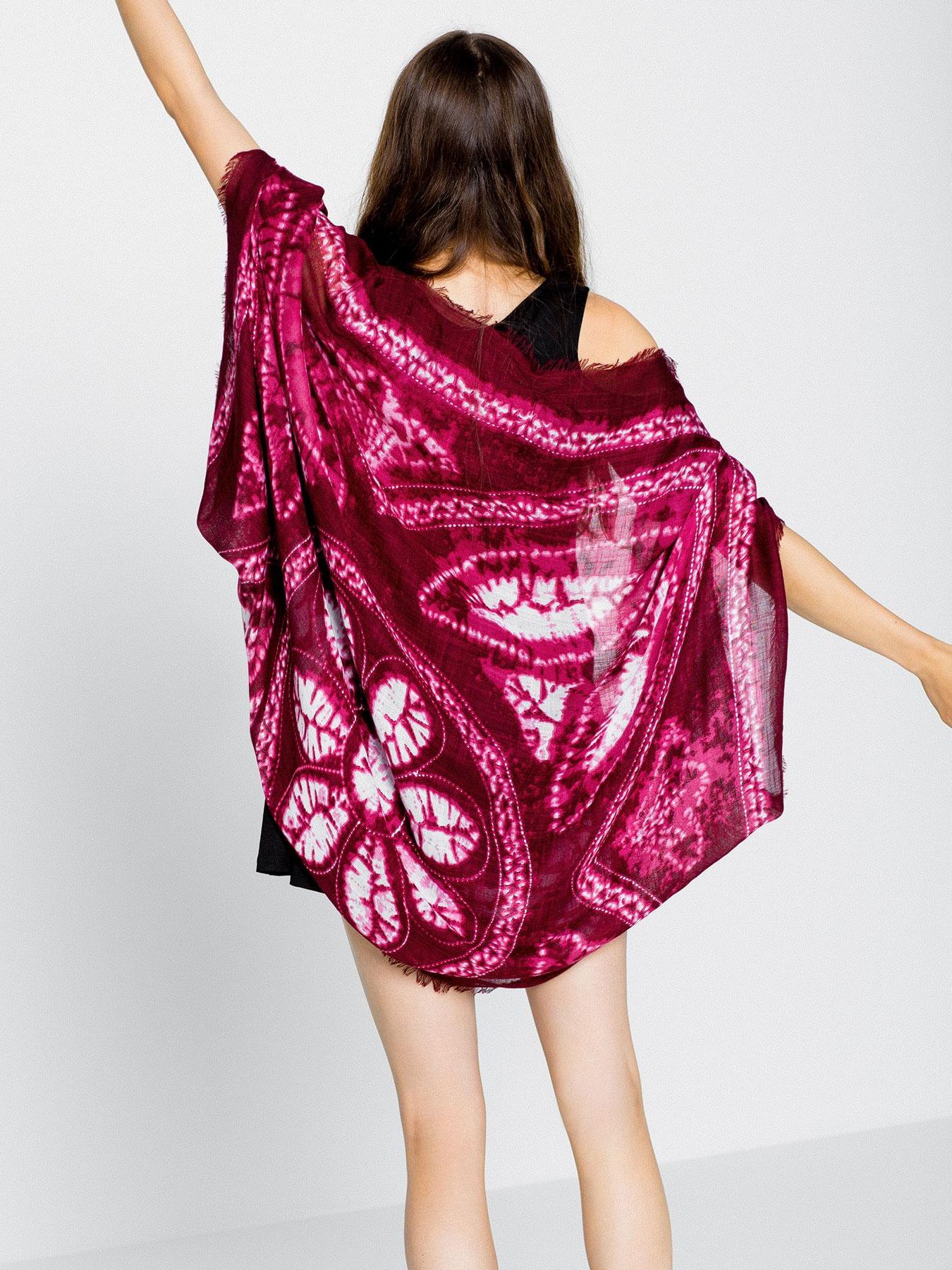 

Пончо Pull & Bear 9841/301/681-ABAB One Size Бордовое с белым