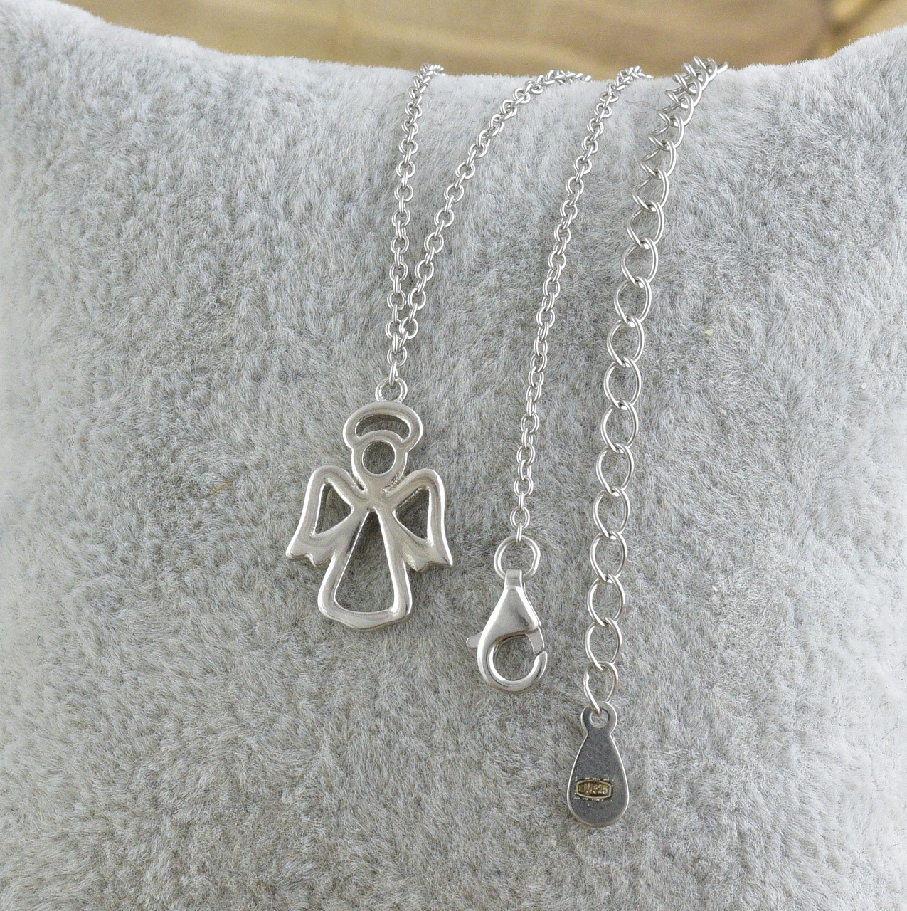 

Серебряное колье длина 43 + 8 см ширина 1 мм вес 2.67 г