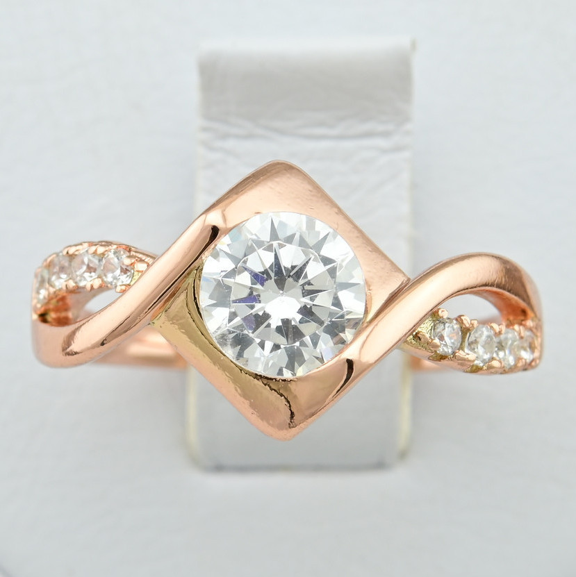 

Кольцо Xuping 14532 ширина 10 мм белые фианиты позолота РО17