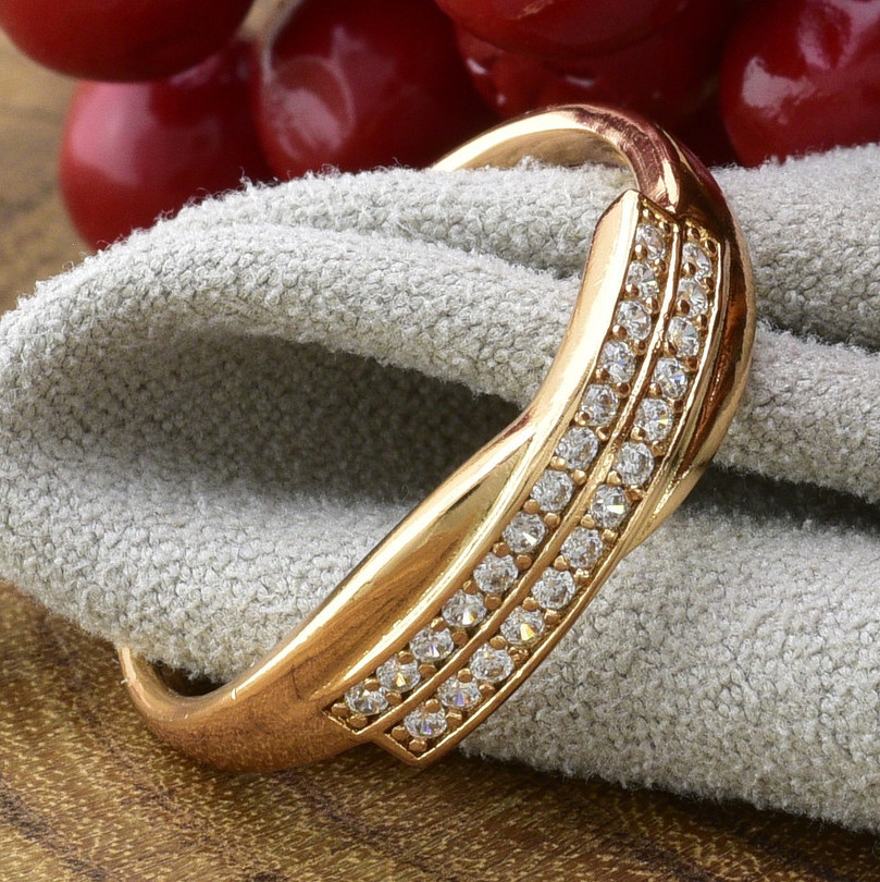 

Кольцо Xuping 15044 ширина 6 мм белые фианиты позолота 18К20