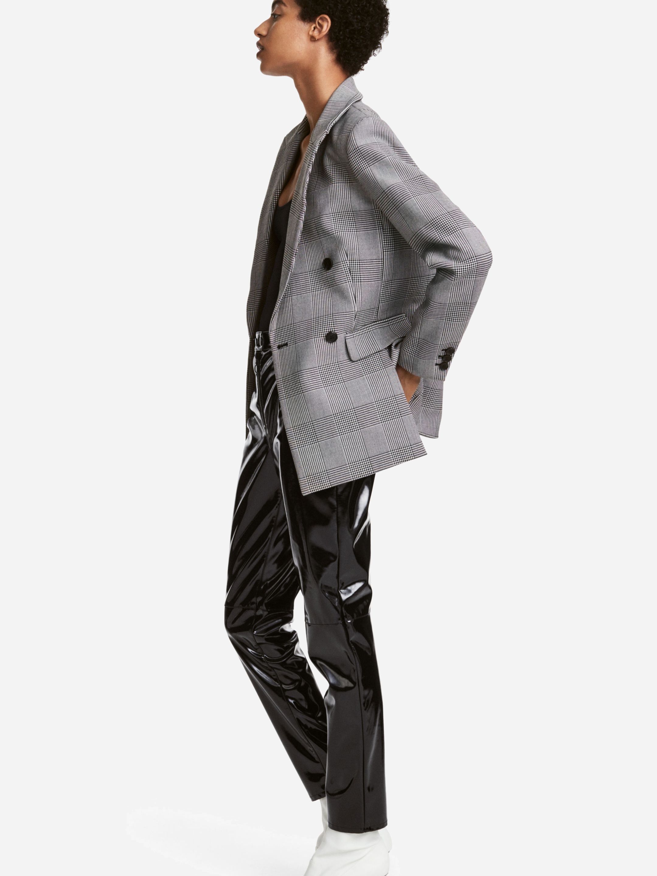 

Брюки из искусственной лаковой кожи H&M 5418836-AAAD 40 Черные
