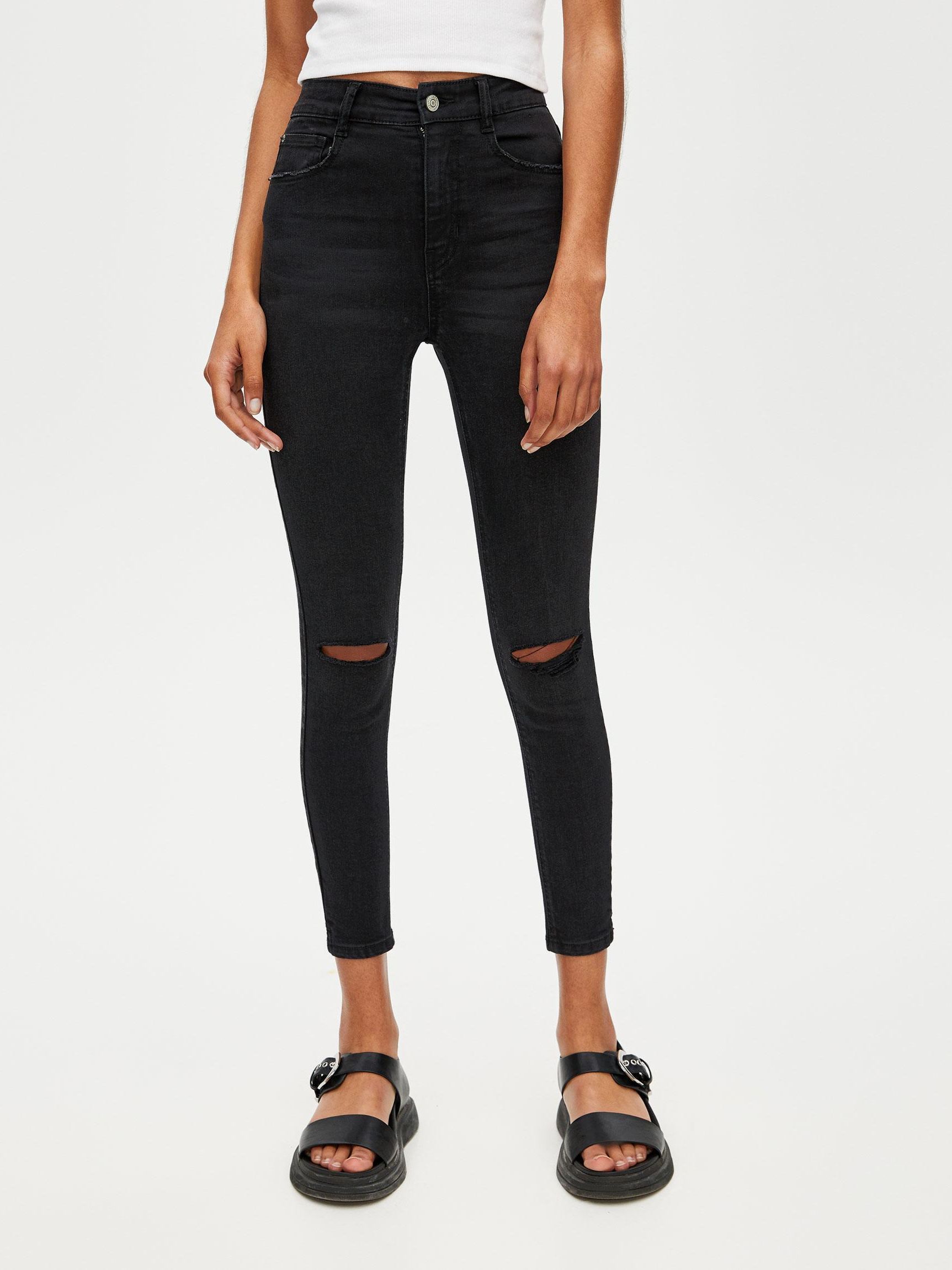 

Джинсы Pull & Bear 5683/312/800-AAAD 32 Черные