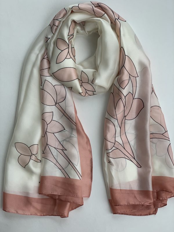 

Шарф шелковый листья Fashion Scarves FS006 молочно-персиковый