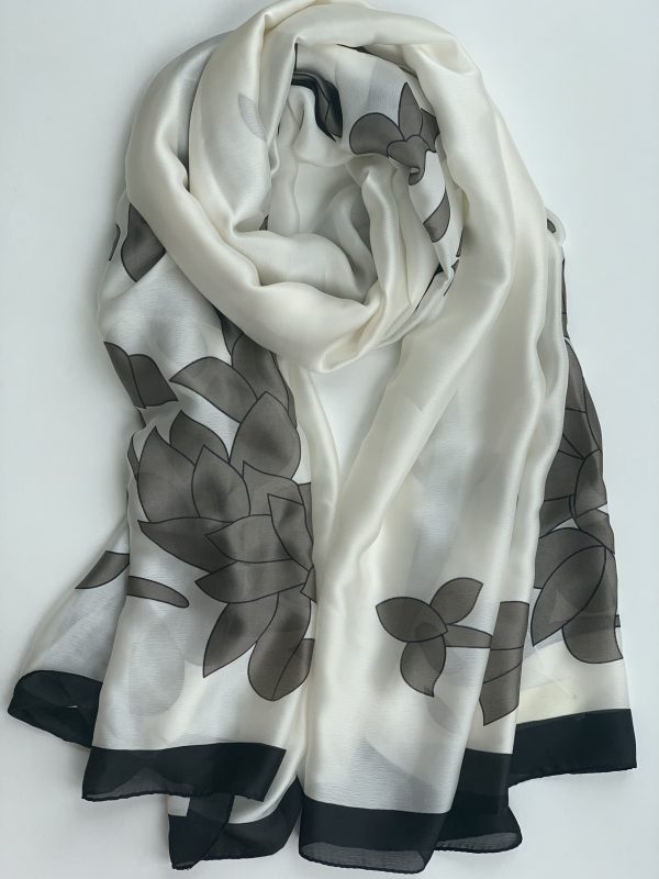

Шарф шелковый листья Fashion Scarves FS006 молочно-чёрный
