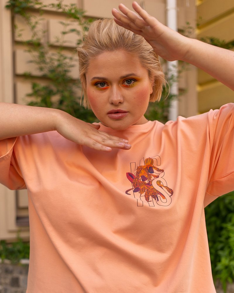 

Укороченная футболка oversize L (ФБ-058-028-254 - 47681)