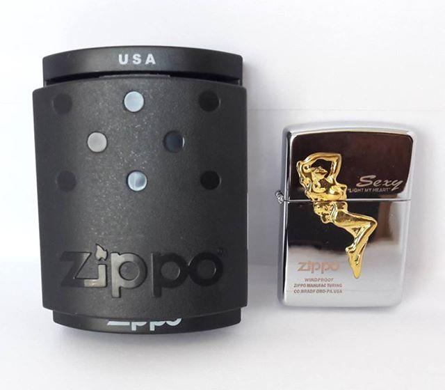 

Зажигалка ZIPPO Бензиновая (Sexy Gold) (2254)