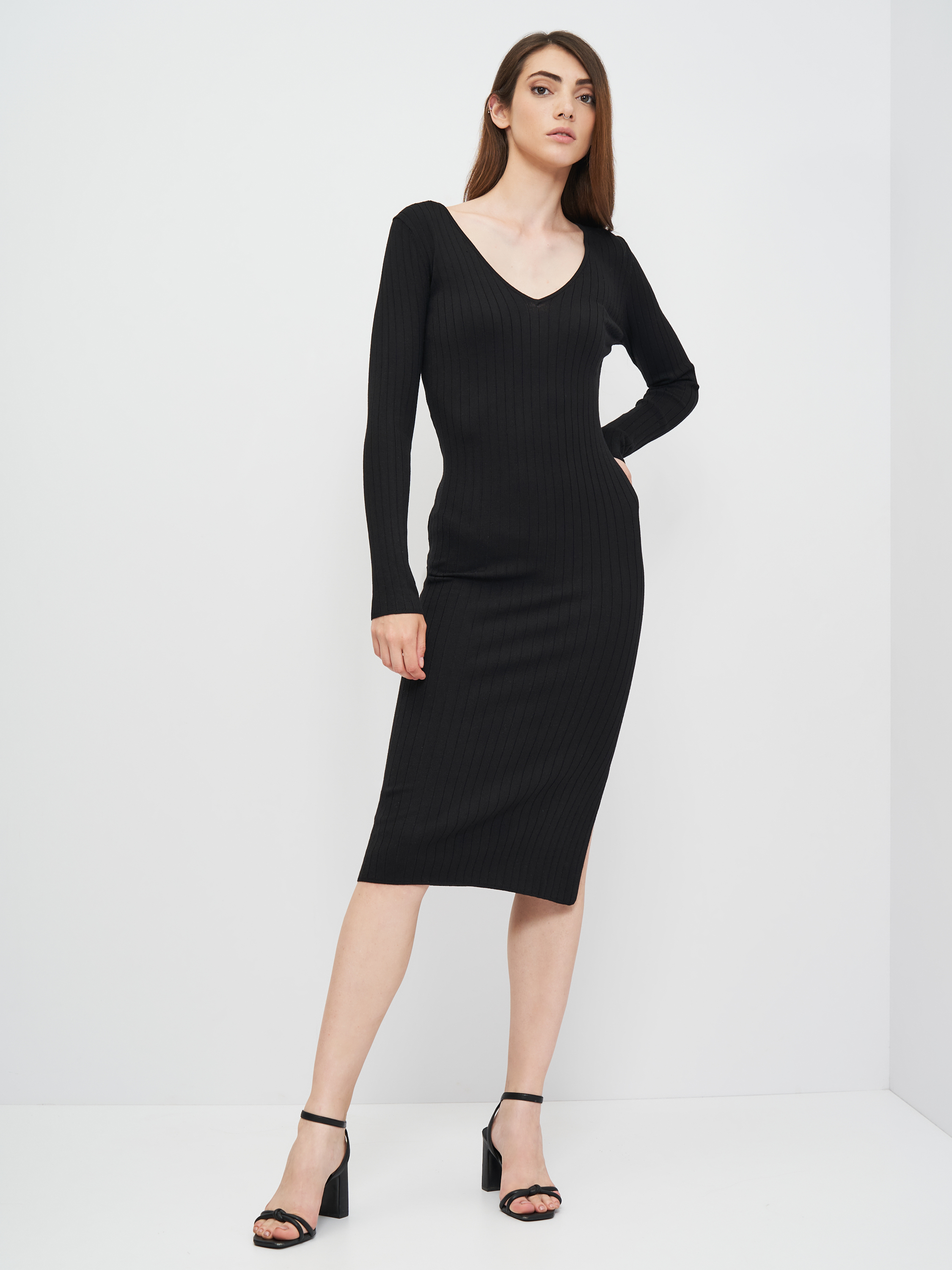 

Платье H&M S черный 15022214511