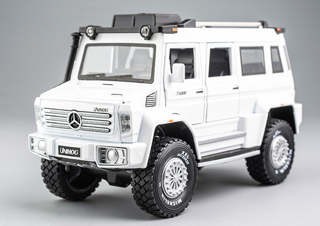 

Модель автомобиля Unimog U500 1:28 белый