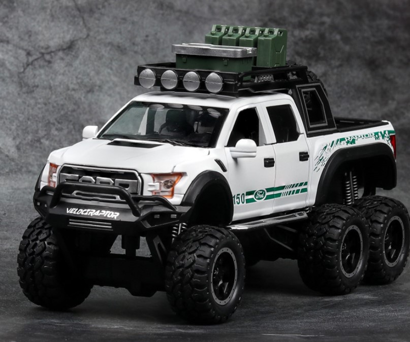 

Модель автомобиля Ford Raptor F150 1:32 из сплава со звуком и светом белый