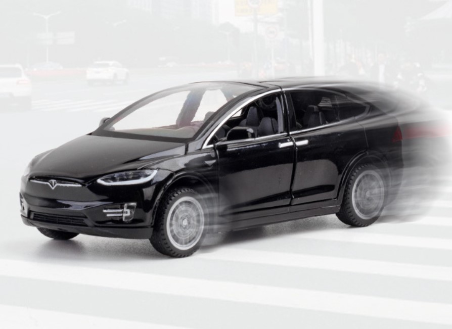 

Модель автомобиля Tesla X из нового энергетического сплава, звук и свет 1:32 черная
