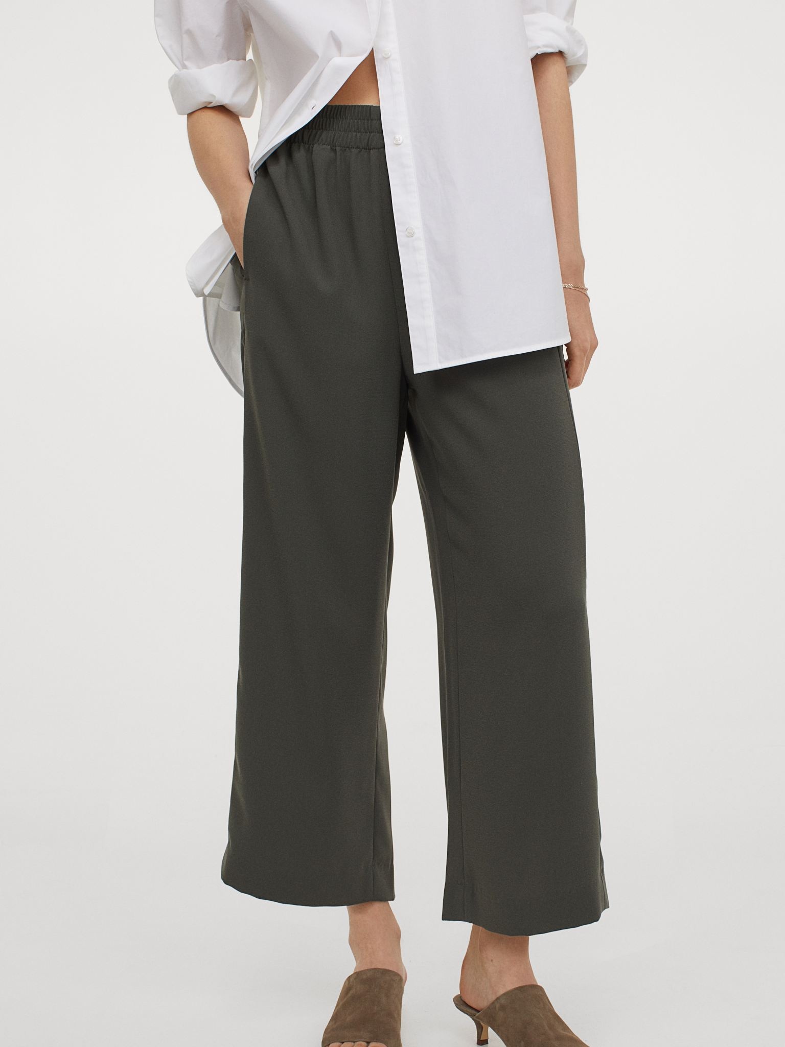 

Брюки H&M 1506-7385672  Темно-зеленые хаки, Брюки H&M 1506-7385672 38 Темно-зеленые хаки
