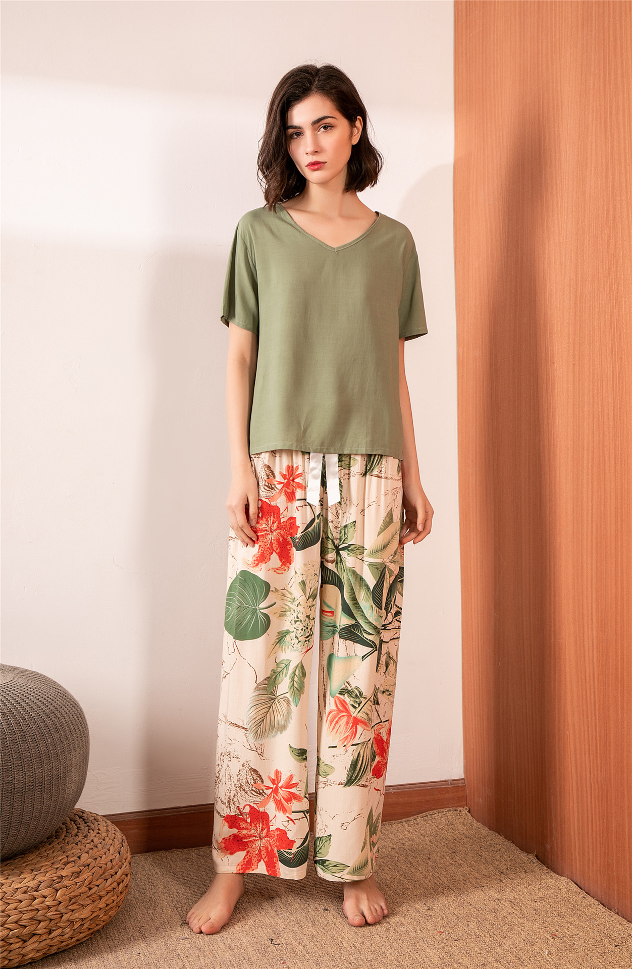 

Комплект женский домашний 2 в 1 Red lilies Berni Fashion () Зеленый, Комплект женский домашний 2 в 1 Red lilies Berni Fashion (M) Зеленый