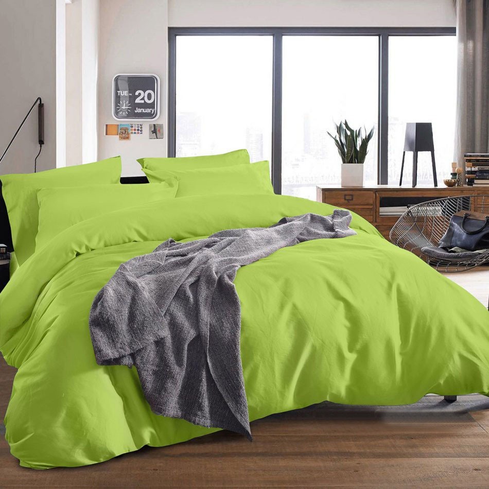 

Комплект постельного белья однотонный салатовый Бязь Premium (простыня на резинке) Семейный 150*215 (2 шт)