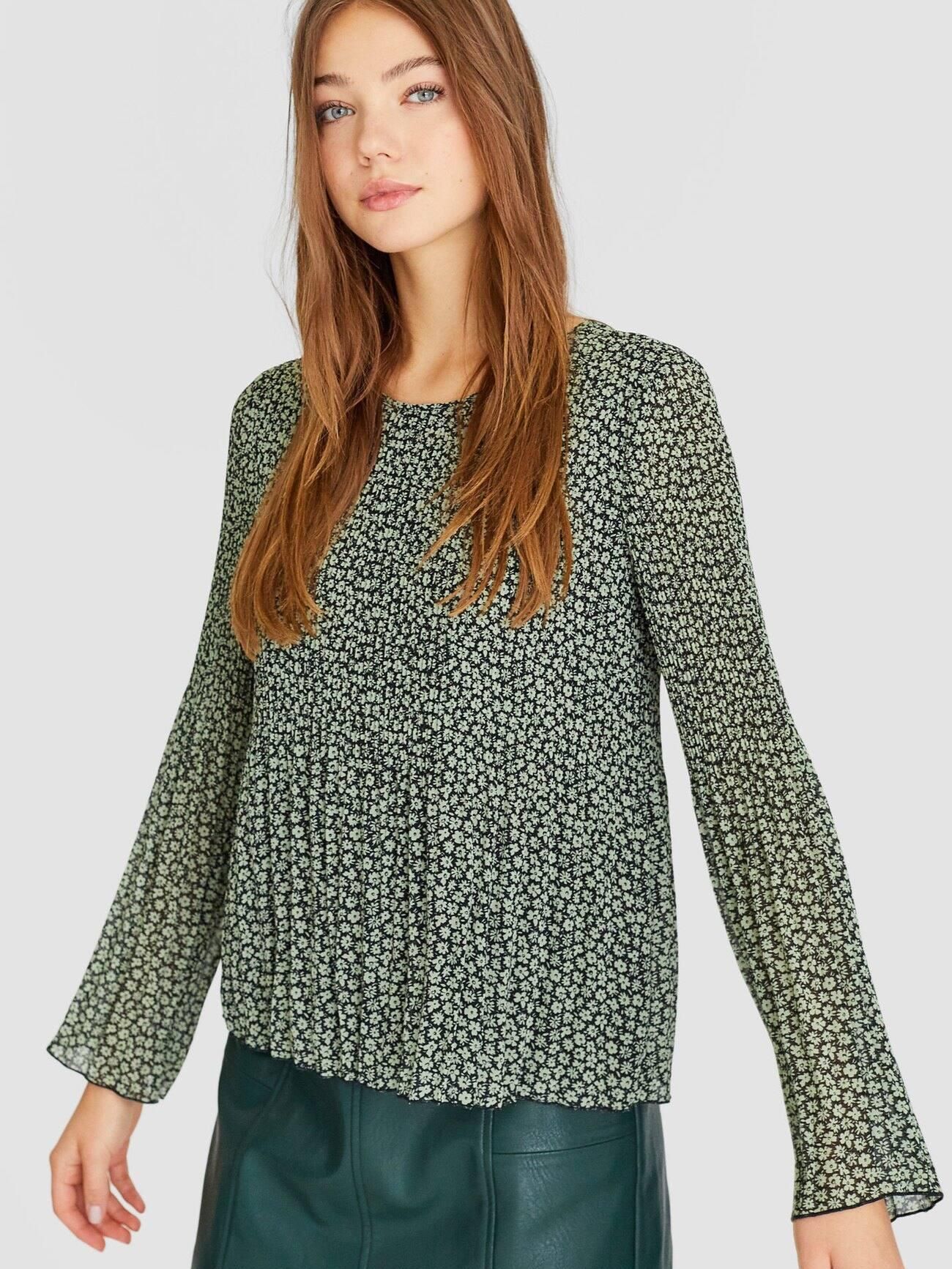 

Блузка Stradivarius 6087/431/550-AEEC M Черная с мятным