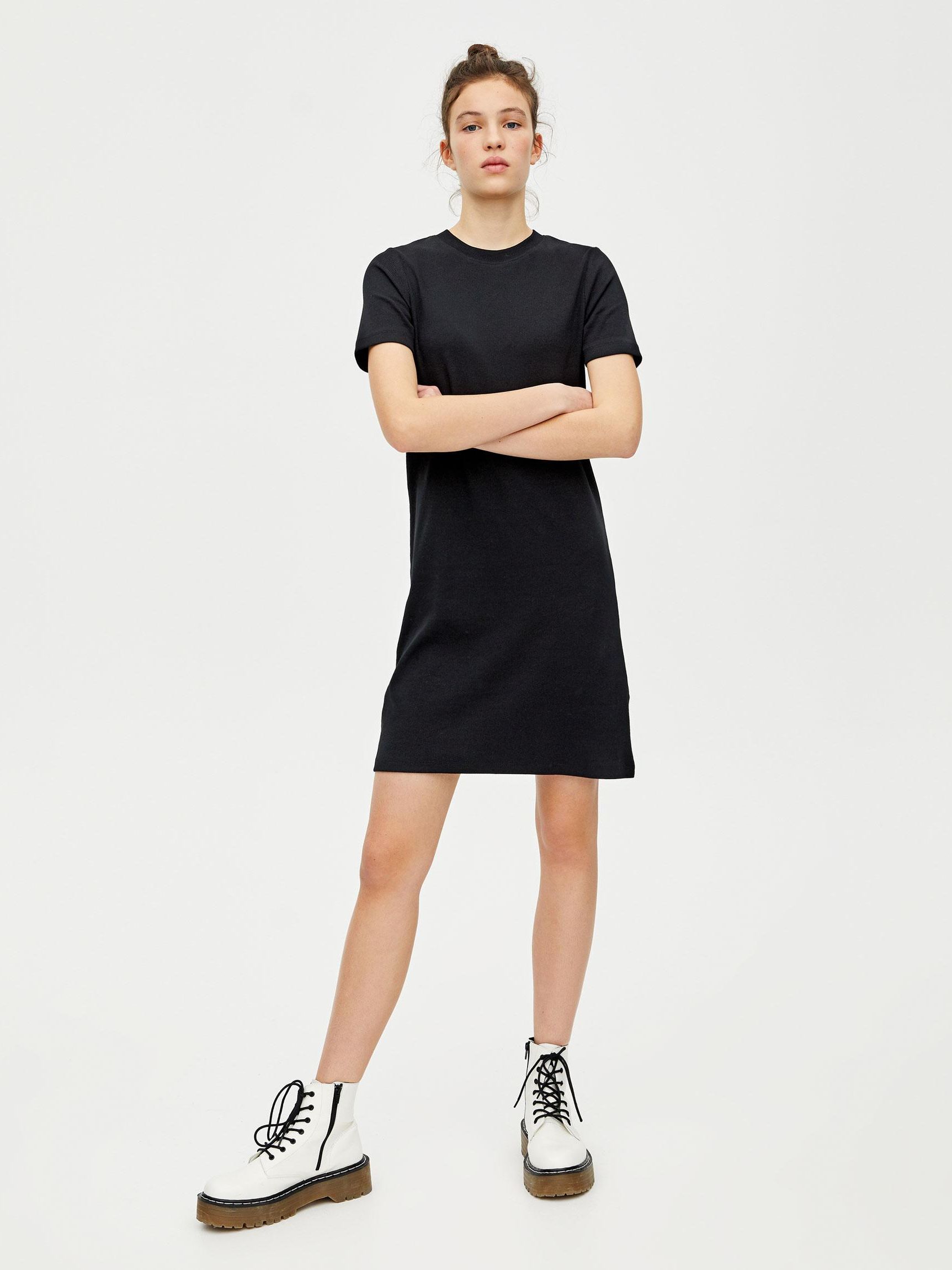 

Платье Pull & Bear 5390/316/800-AAAD S Черное