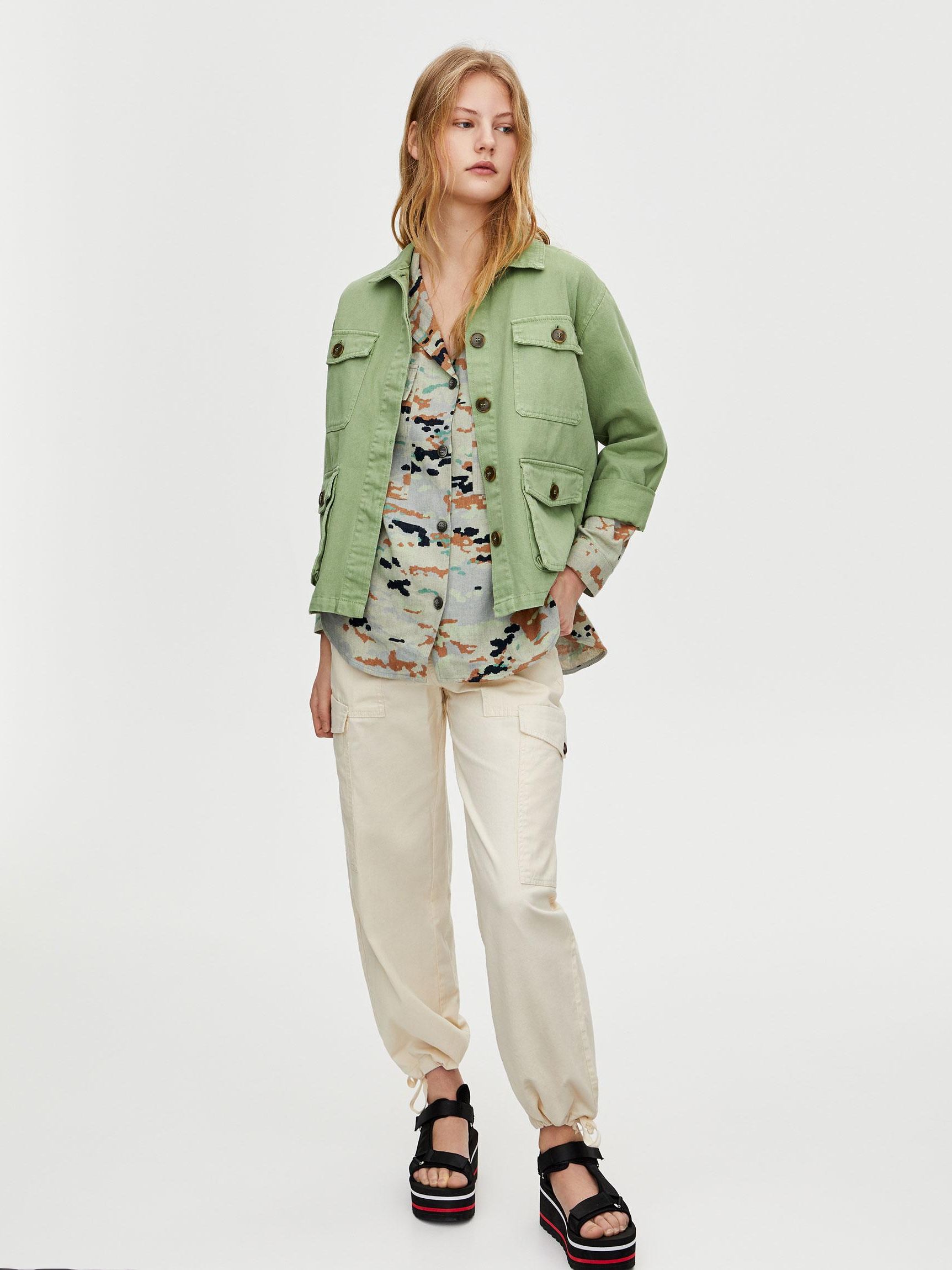 

Джинсовая куртка Pull & Bear 5710/355/506-ACYA S Фисташковая