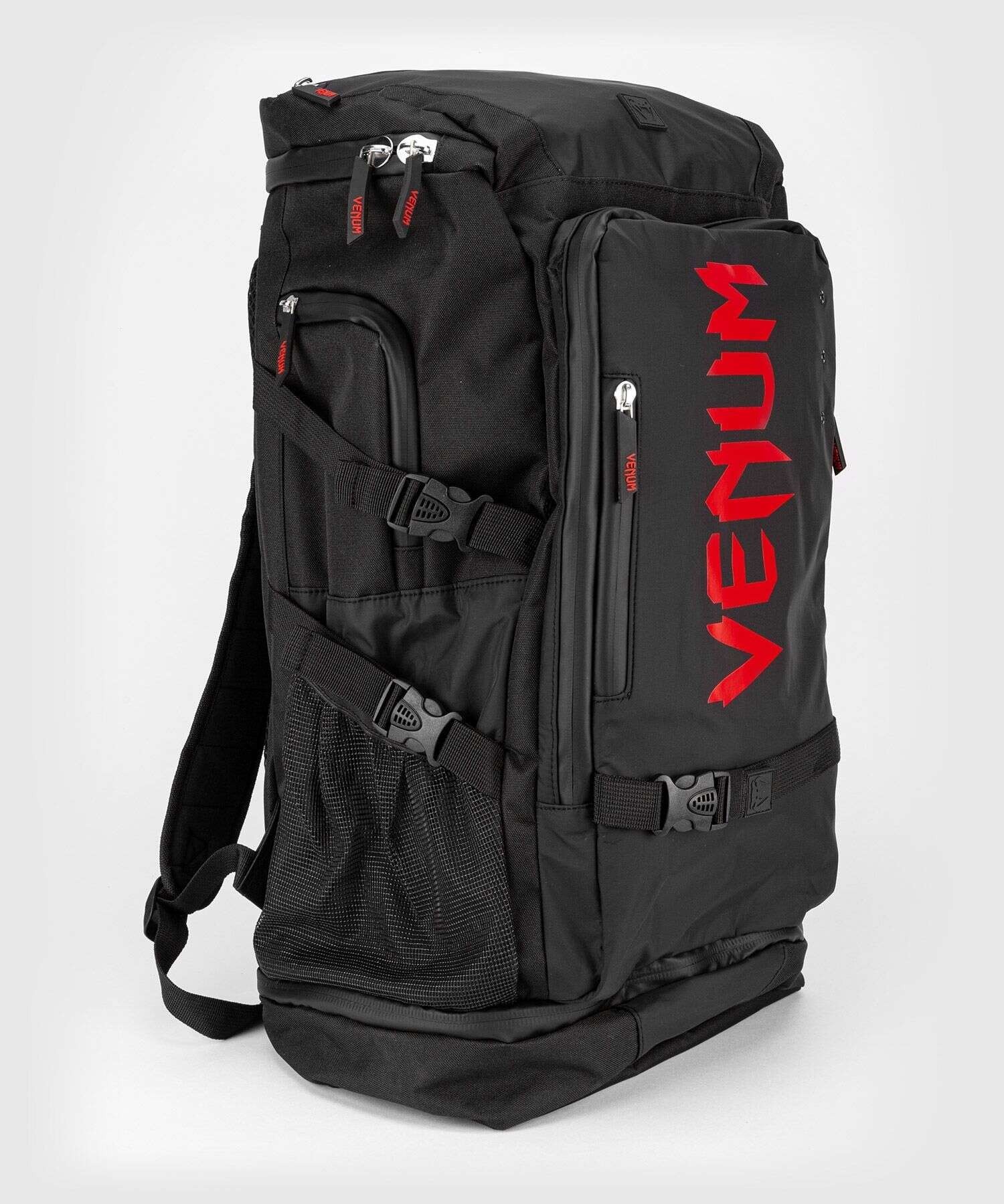 

Сумка-рюкзак VENUM Challenger Xtrem Evo Backpack Черно-красный