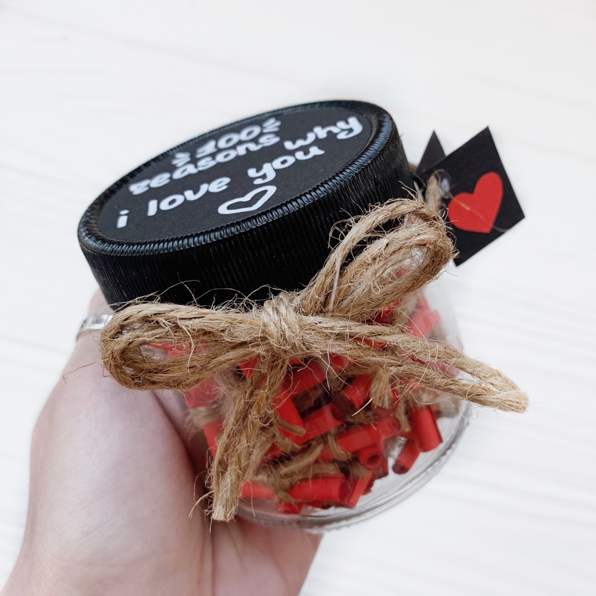 

Подарок банка YourGifts 100 причин почему я тебя люблю подарок для парня красный на английском языке (ENG) Подарок на день рождения. Подарок для мужа 100 причин любви