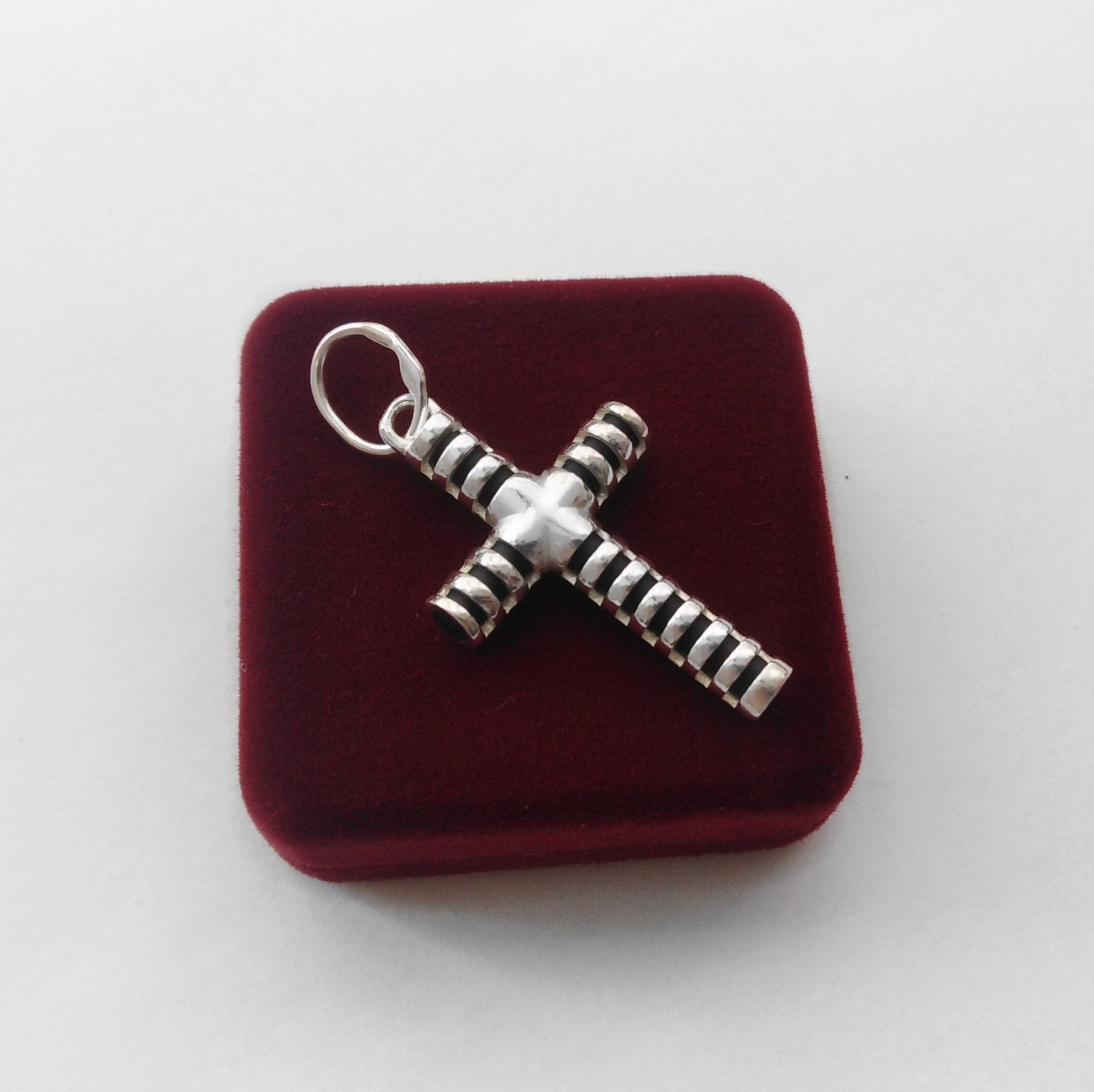 

Серебряный крест Meridian 925 пробы (Кр0101ч)