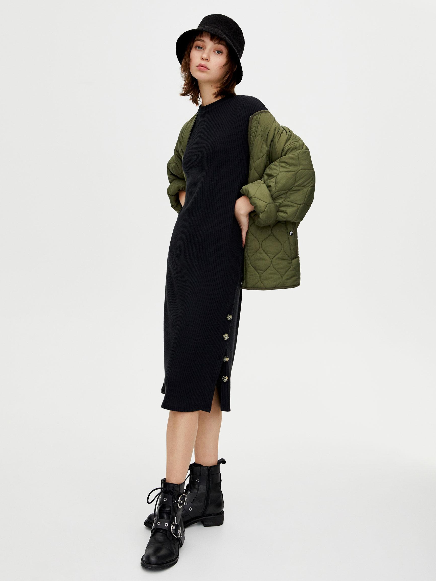 

Платье Pull & Bear 9393/384/822-AAAD M Черное
