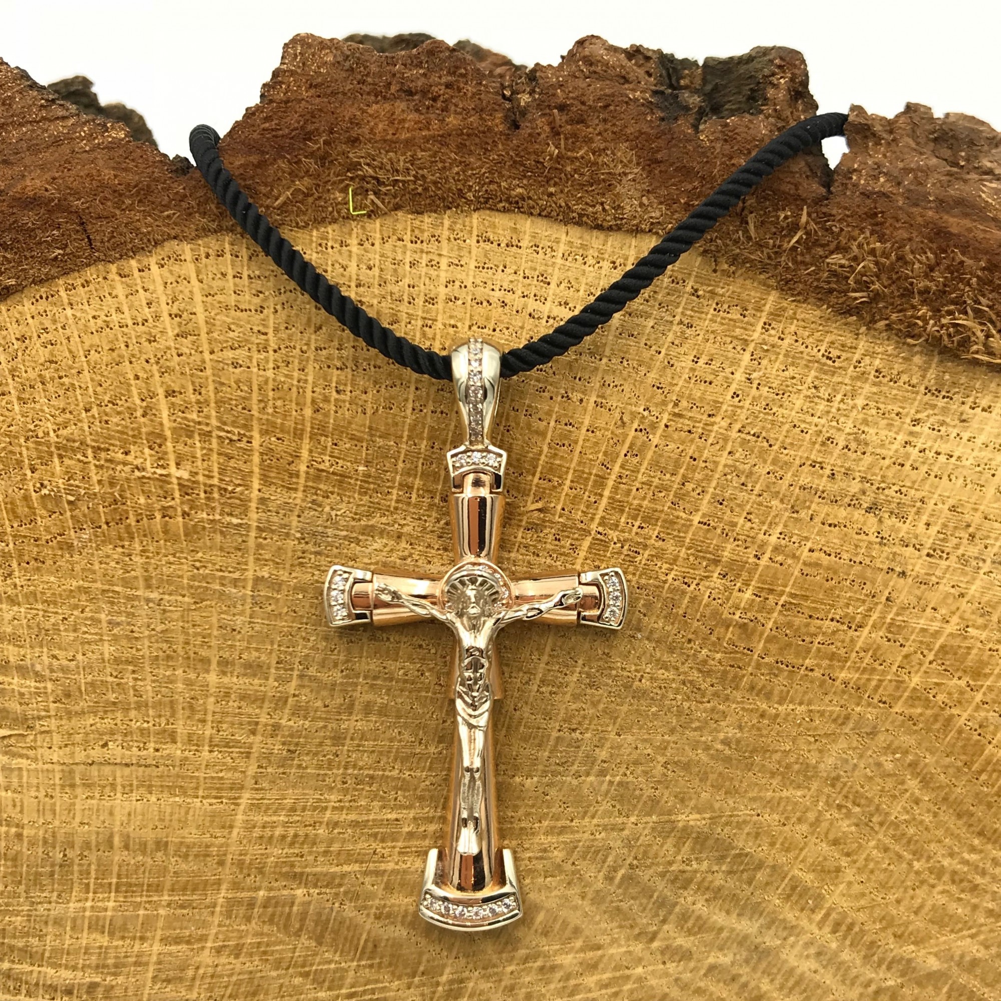 

Золотой крестик GERDAN EBП132