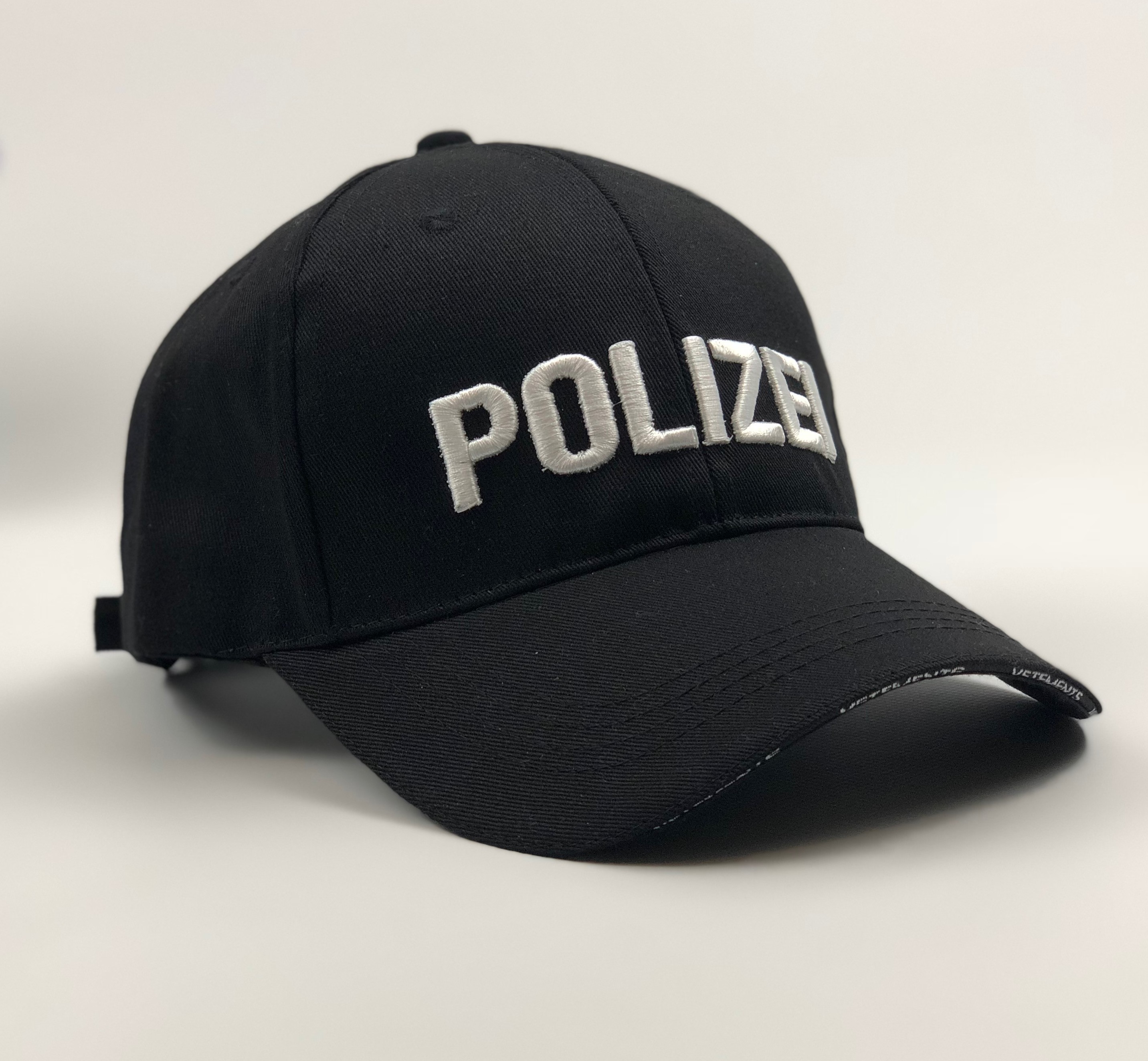 

Кепка Бейсболка Мужская Женская Vetements с надписью Polizei Черная