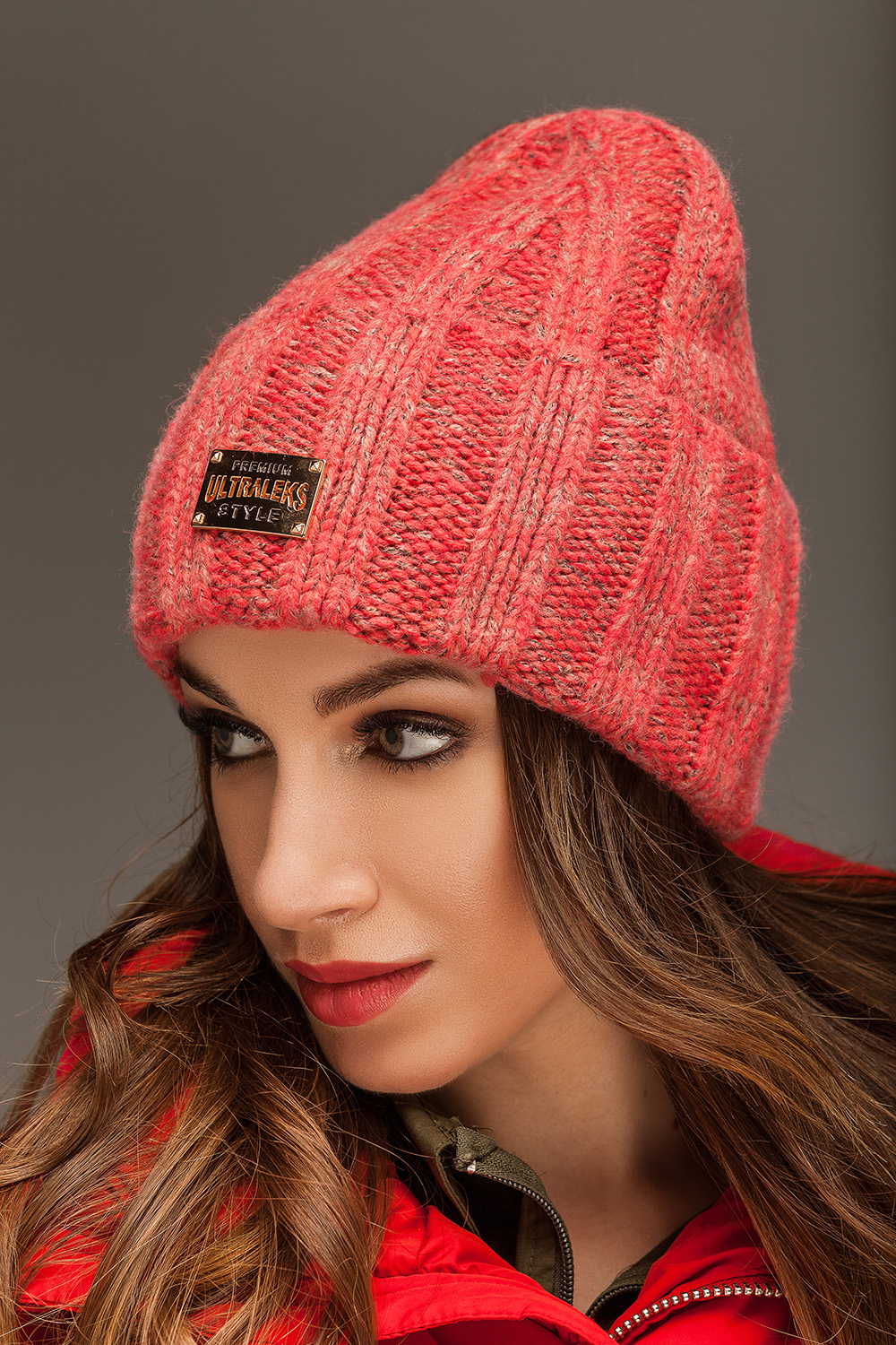 

Женская шапка колпак Бетти цвет коралл