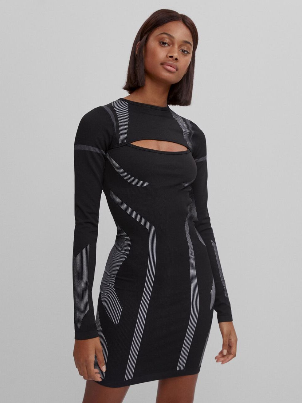 

Платье Bershka 5529/405/800 XS Черное
