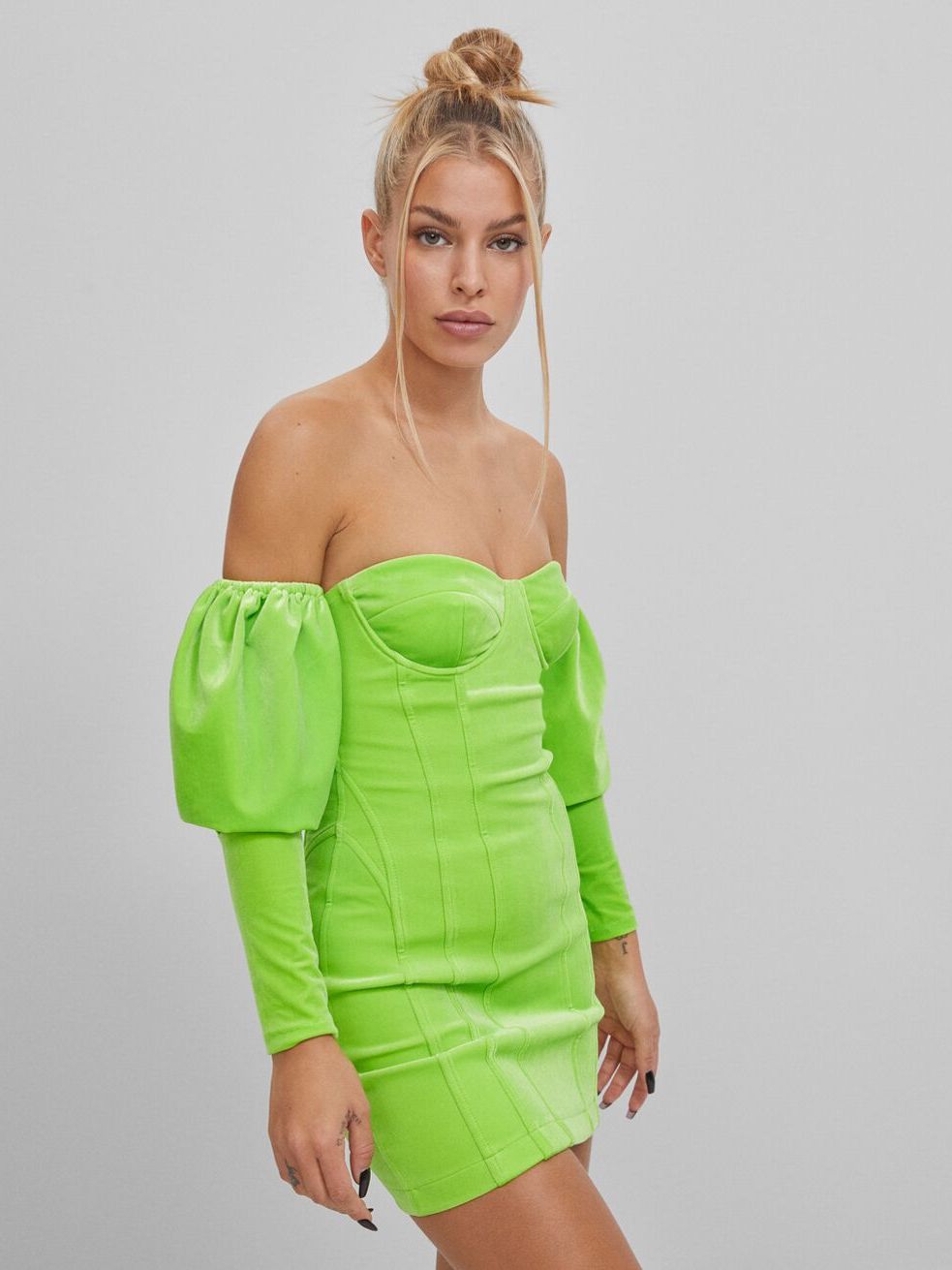 

Платье Bershka 5540/405/520  Салатовое, Платье Bershka 5540/405/520 M Салатовое