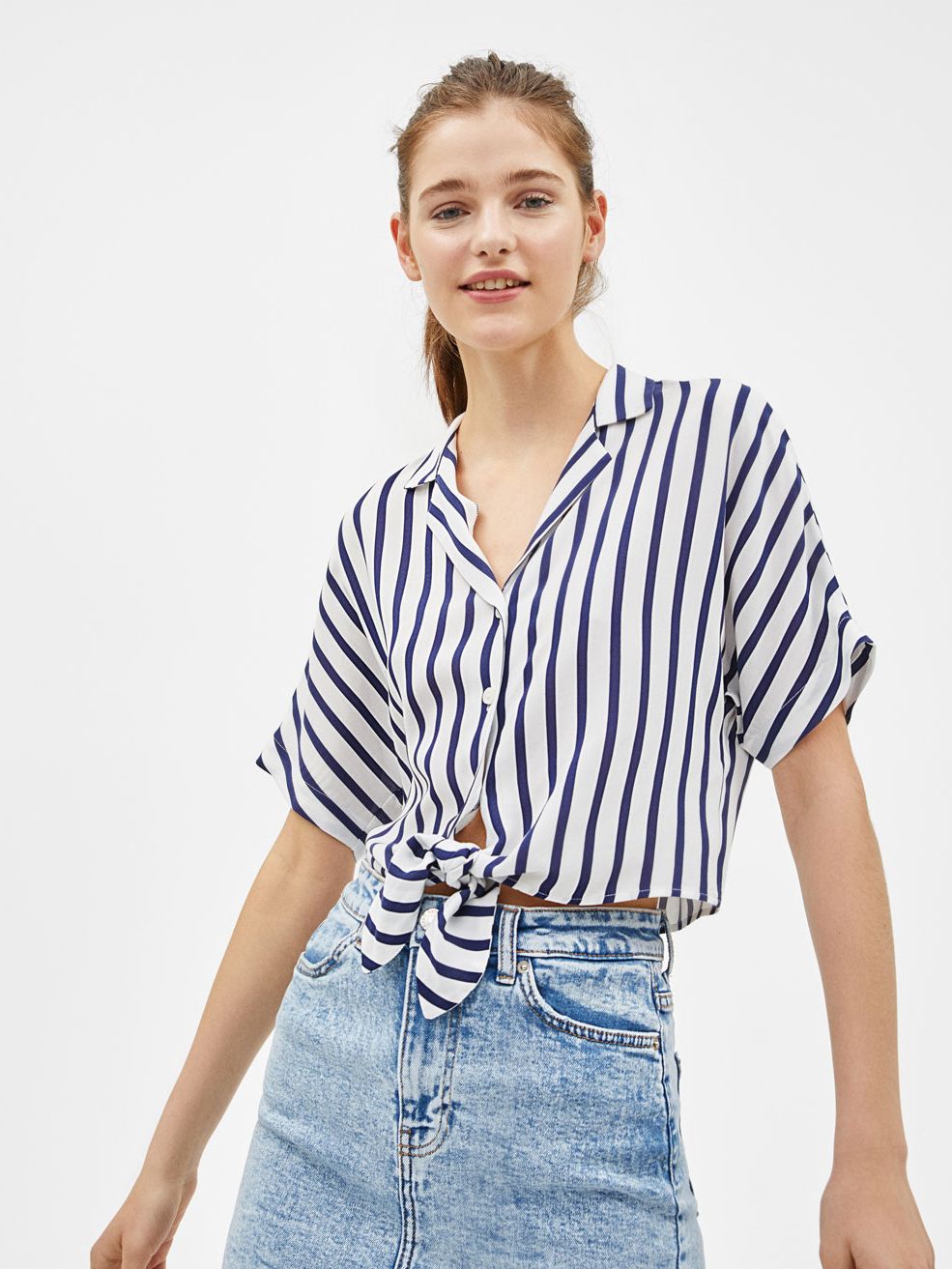 

Блузка Bershka 0931/168/407  Белая с синим, Блузка Bershka 0931/168/407 XS Белая с синим