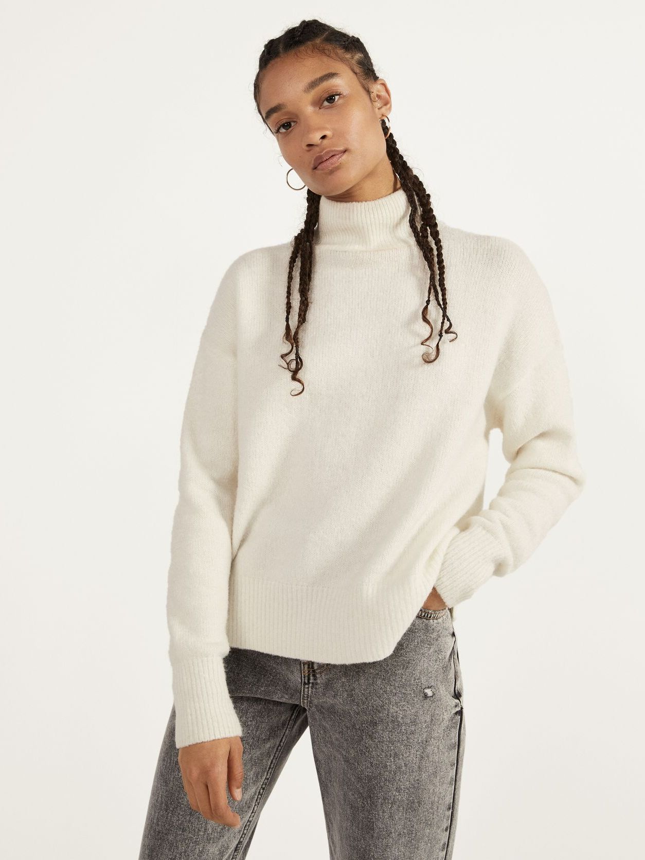 

Свитер Bershka 6853/623/712 L Молочный