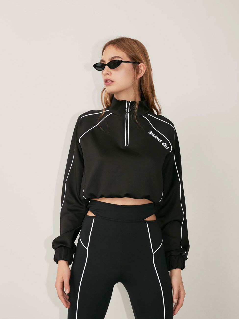 

Спортивная кофта Bershka 1735/831/800  Черная, Спортивная кофта Bershka 1735/831/800 S Черная