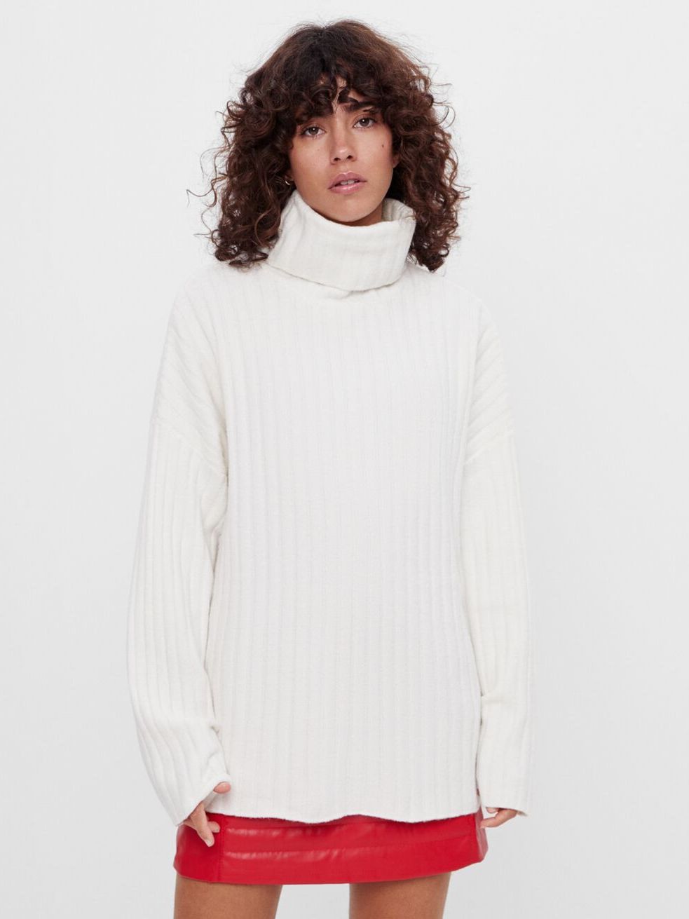 

Свитер Bershka 7101/512/250 S Молочный