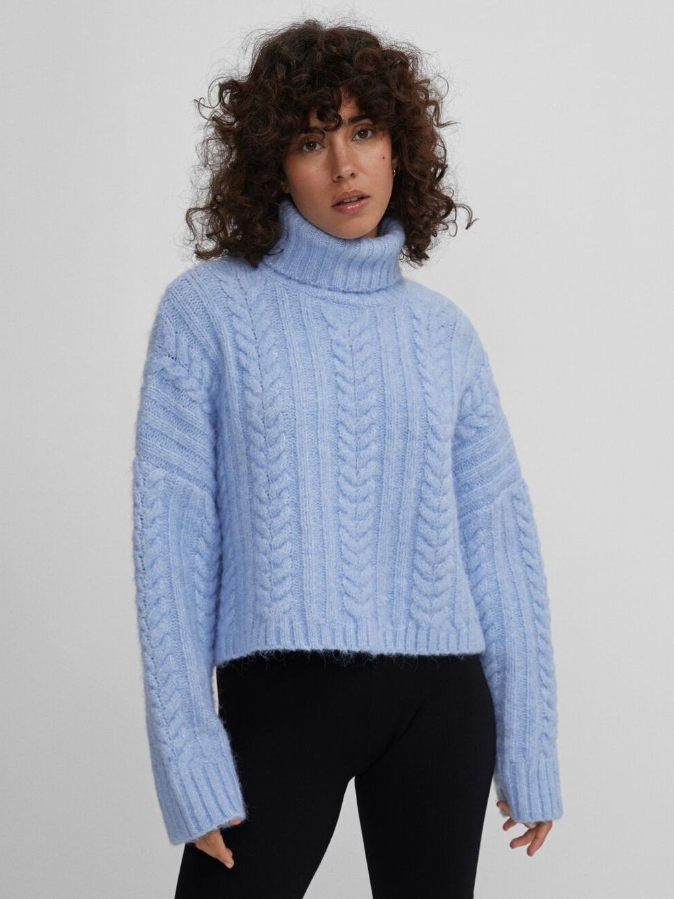 

Свитер Bershka 7116/376/400 XS Голубой