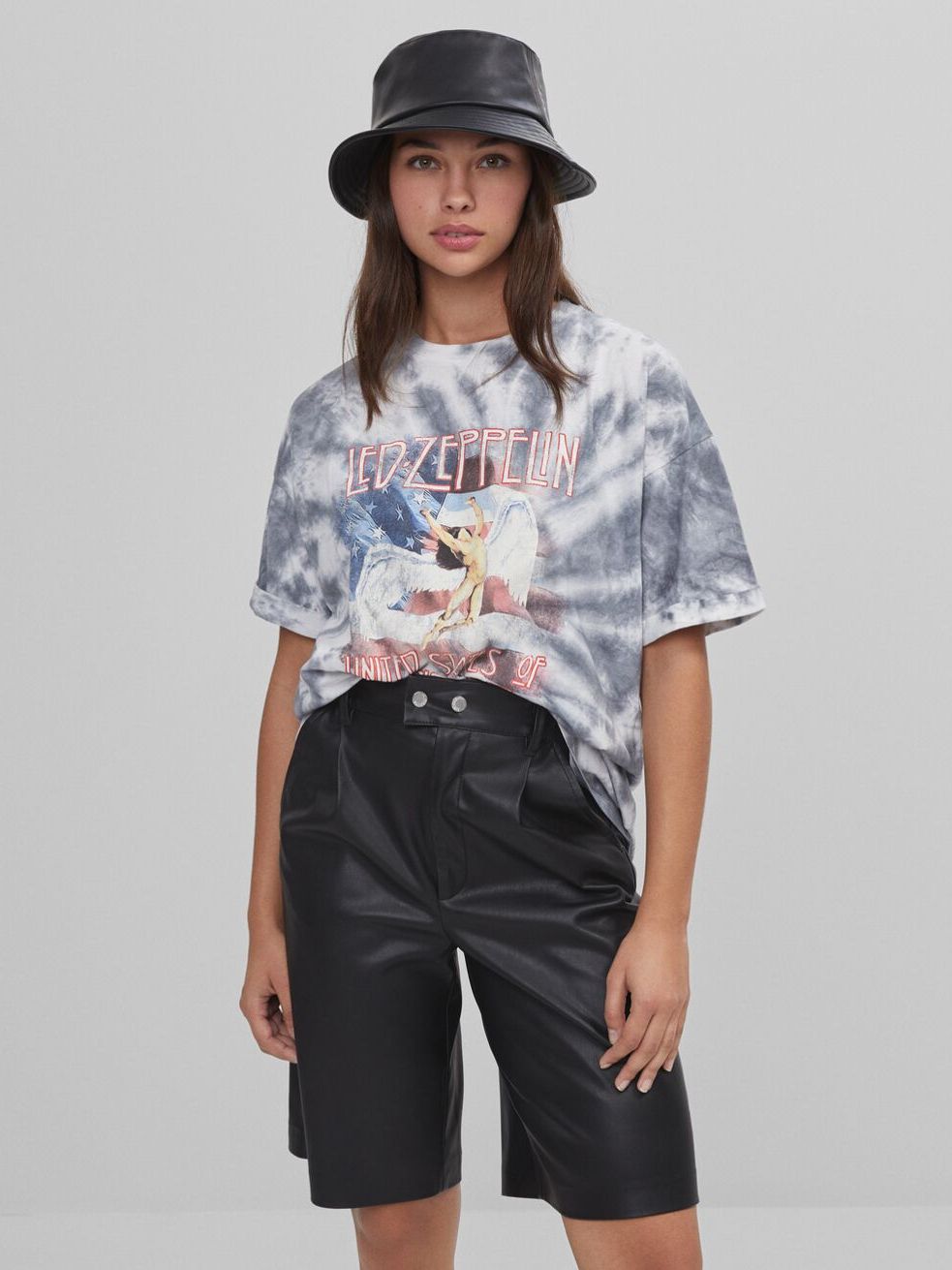 

Футболка Bershka 7368/492/810 XS Серая